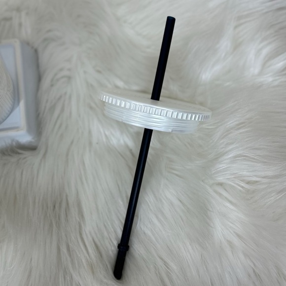 Starbucks 16 oz. Siren Shell Plastic Cold Cup NWT  [1940] - Picture 6 of 7